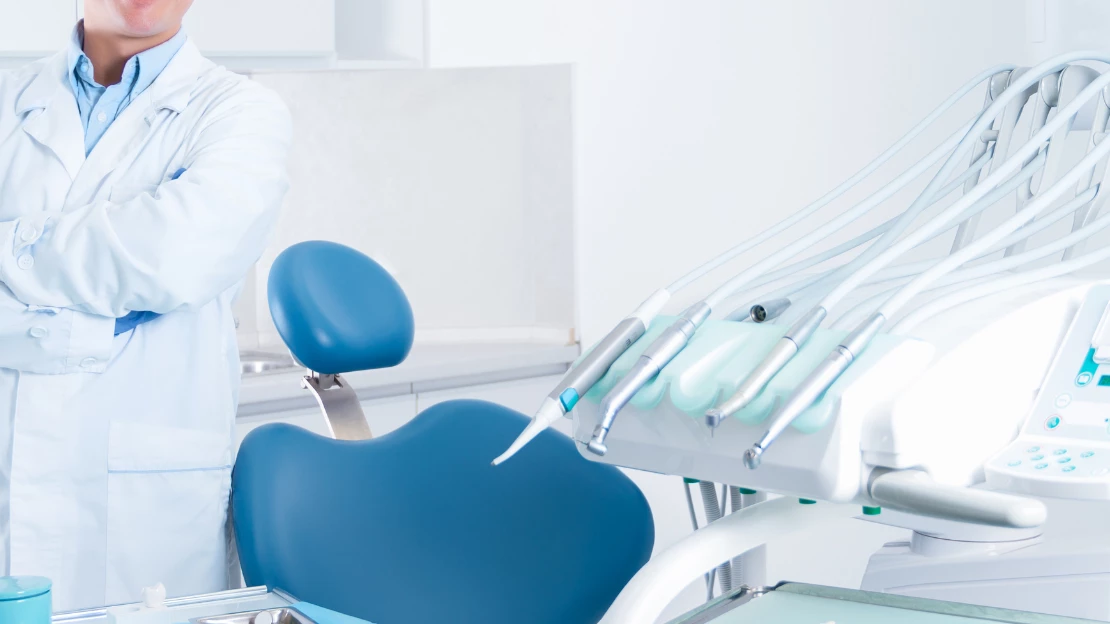 Dentist v Orthodontist.png